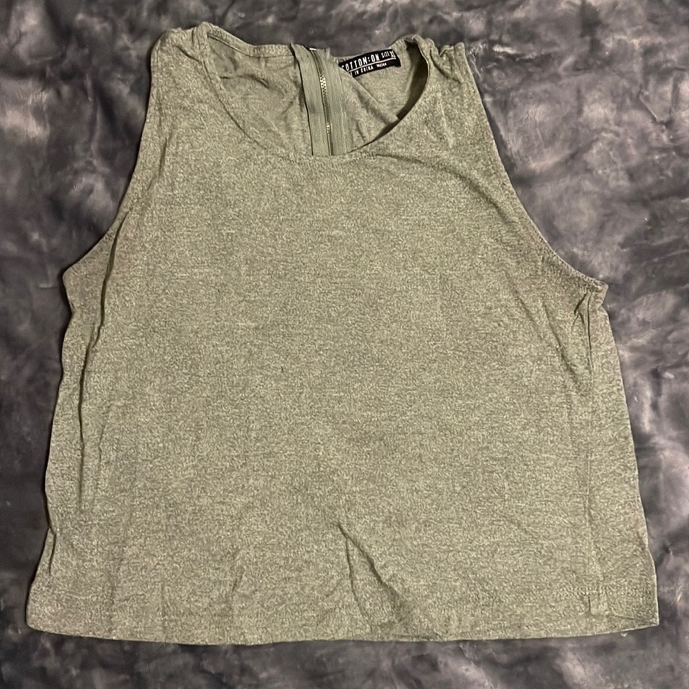 Size x small. Green crop top.